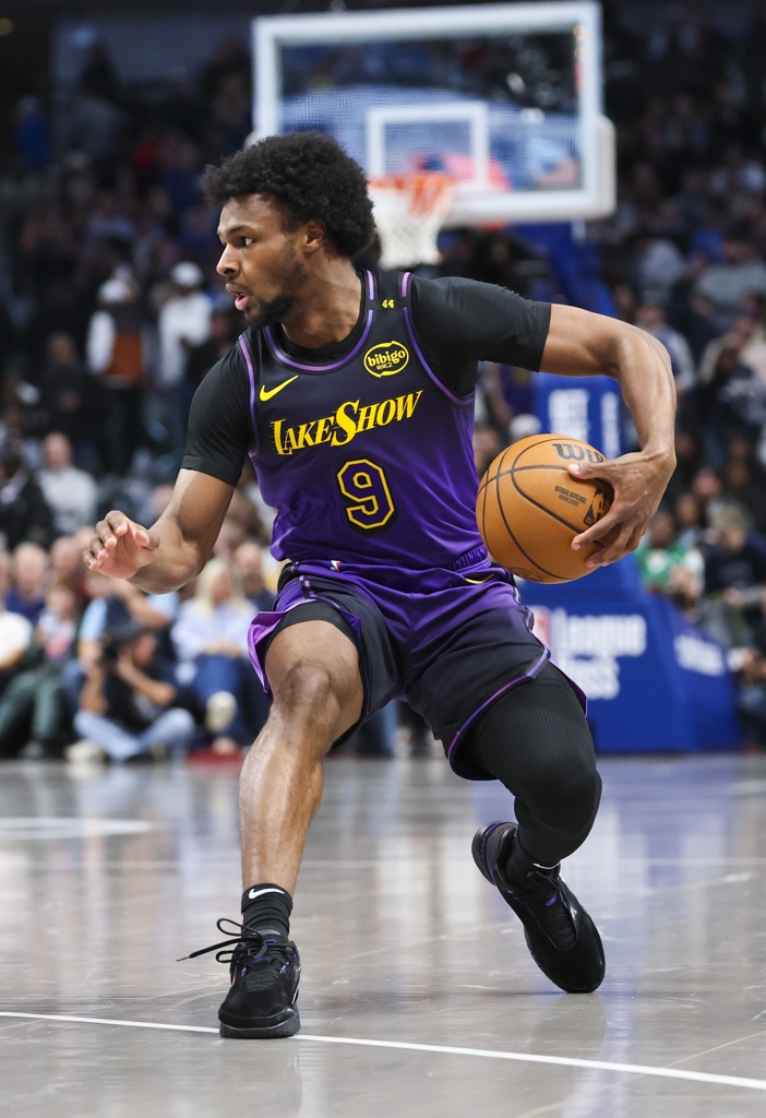 夸梅：布朗尼突破时不会用肩膀占据空间 你需要学学尼克斯的控卫