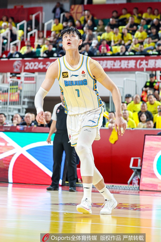 双向名额还剩一个！网媒：曾凡博将签署Exhibit 10而非双向合同